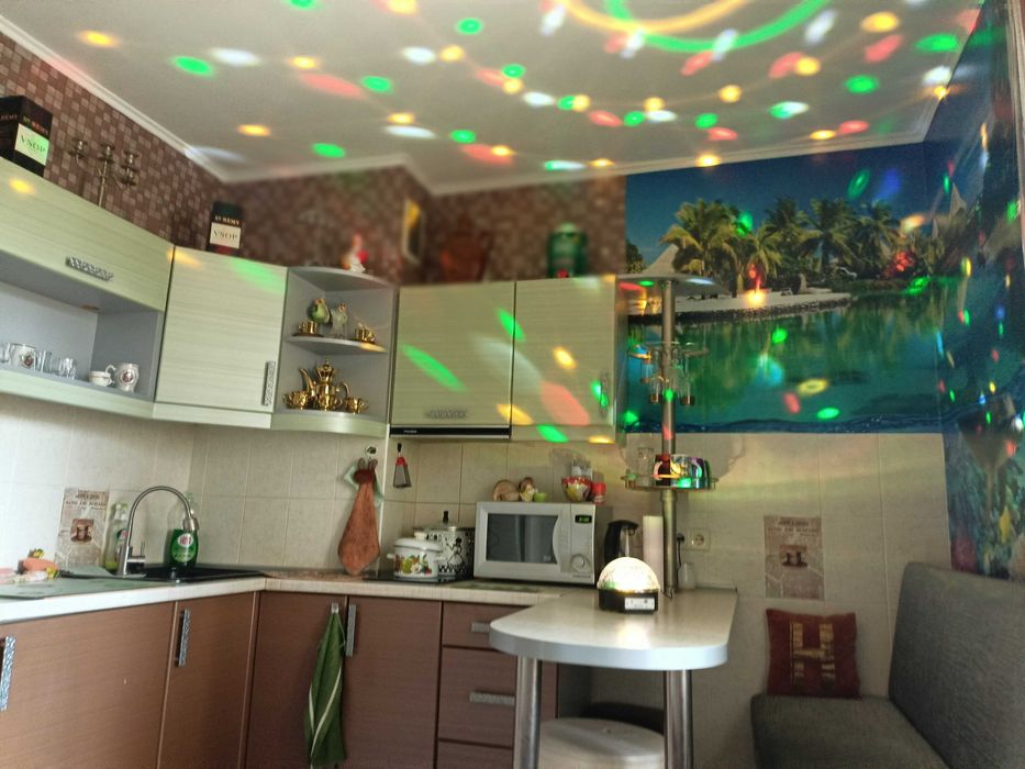 Погодинно, подобово - 3 поверх Маяковського 1 В у парка, для 5 людей!