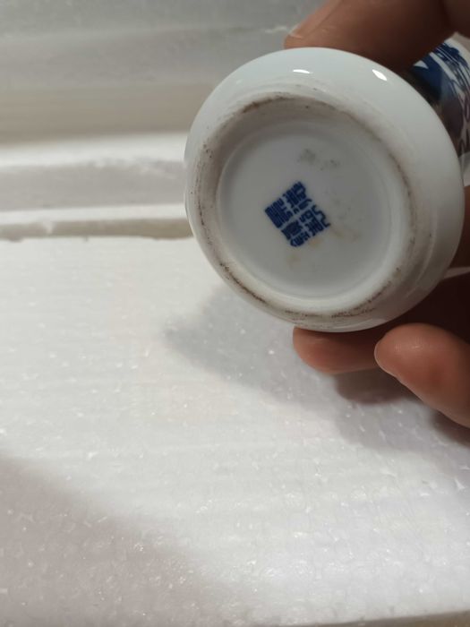 Paliteiro em porcelana oriental em estado irrepreensível