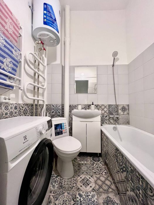 1 кім Централ Ж Д Вокзал метро Вокзальна Університет  пл Галицка Цирк