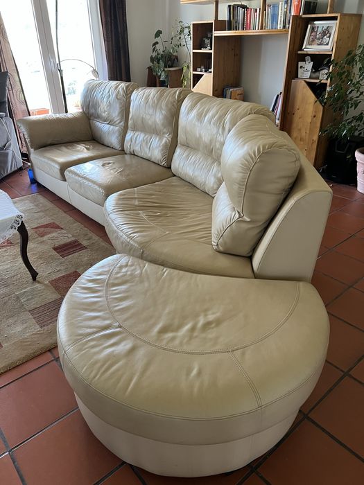 Sofa em imitação pele beje