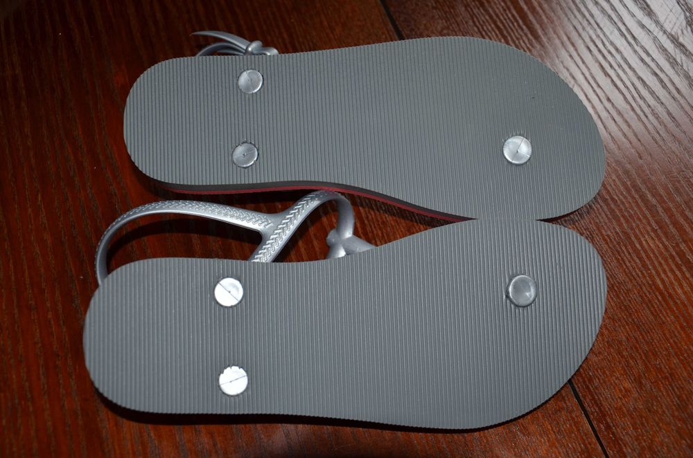 Nowe srebrne sandałki Zuma, r. 35-36