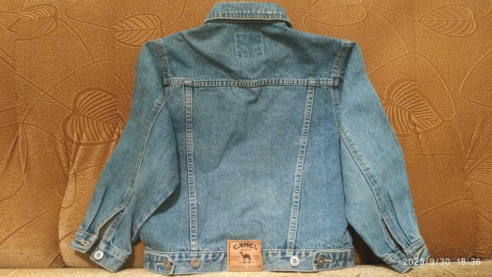 Джинсова куртка для дівчинки