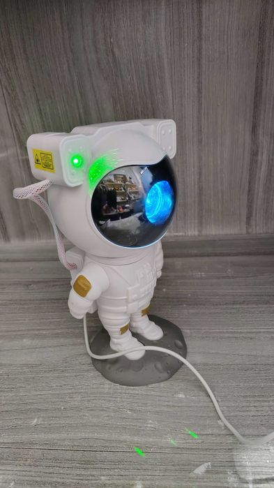 Projektor gwiazd - lampka nocna - Astronauta