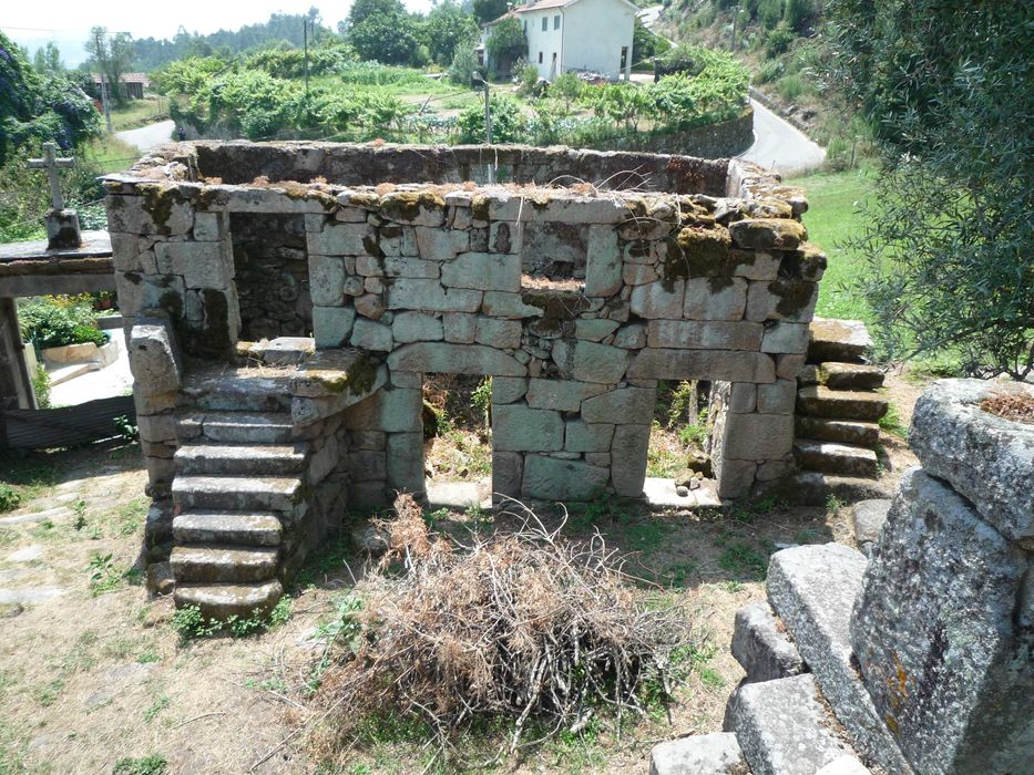 Quinta com 3 casas e vista de rio em Penafiel