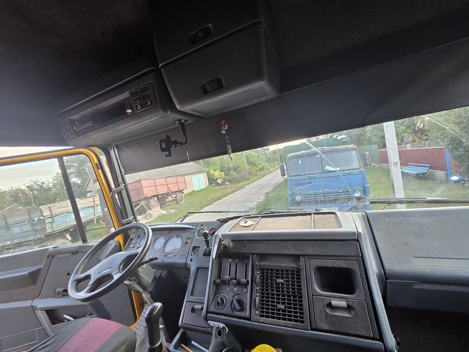 продам сідельний тягач DAF