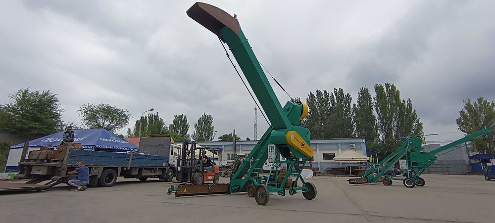 САМОПЕРЕСУВНИЙ Зерномет, ЗМ120У, Зернометатель,Зернонавантажувач
