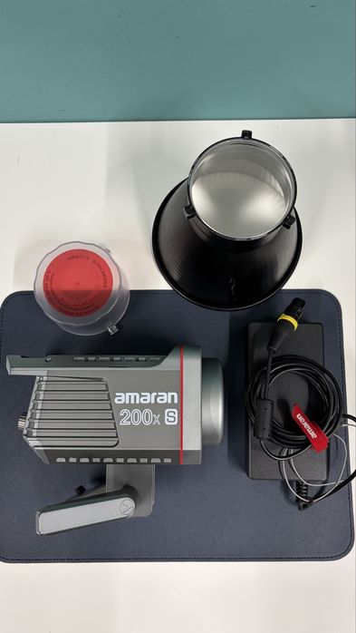 Aputure amaran 200xs відео світло