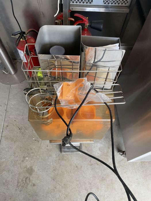 Máquina de sumos de laranja - Profissional
