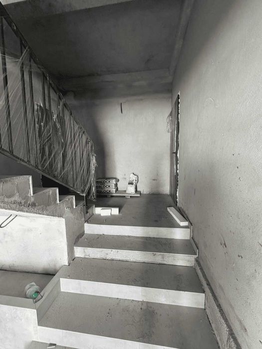 Продам 2 кімнатну Винники 62 мкв секція 4