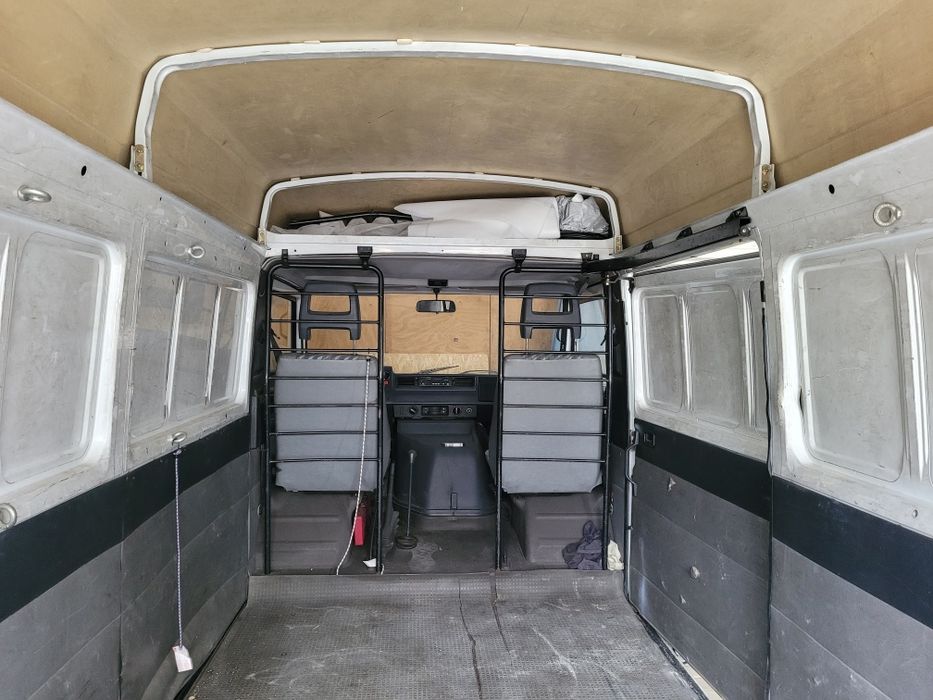 Mercedes  Benz Mb100