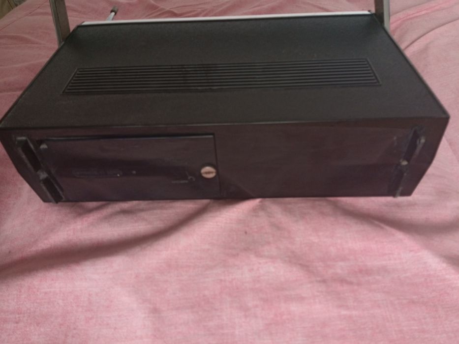 Радіо приймач , Грюндік ,германія.