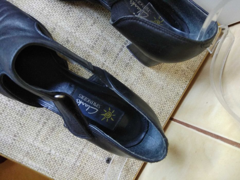 Clarks skórzane półbuty czarne rozmiar 38 wkładka 25,5cm