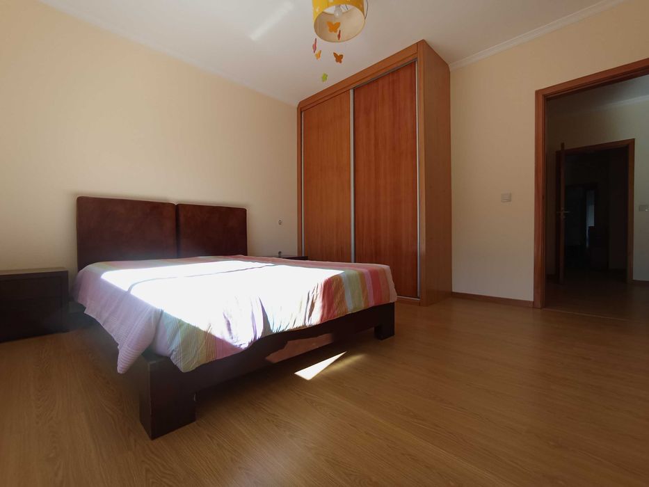 Apartamento T3 junto à escola de Castelo de Paiva
