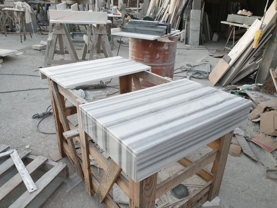 Bancada em mármore riscas