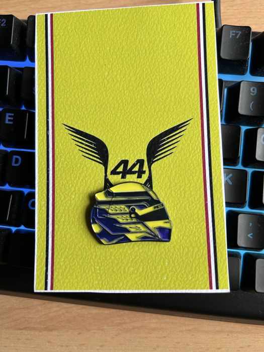 Pin F1 Lewis Hamilton Helmet
