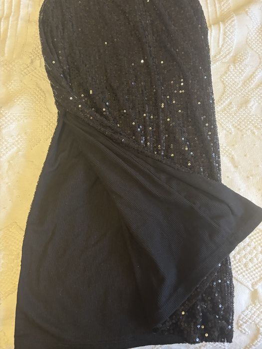 Vestido cumprido com copa e racha de lado