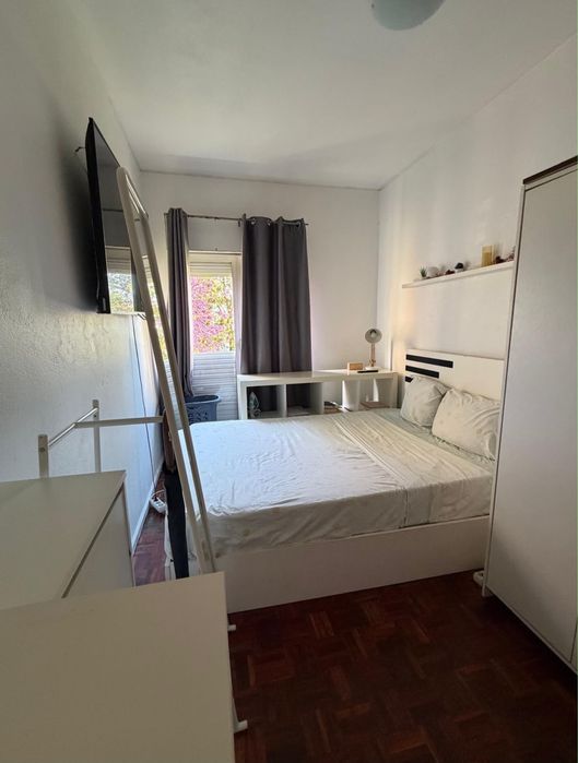 Quarto de solteiro ou casal para arrendar