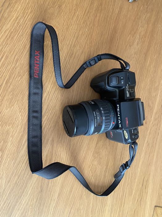 Pentax SFXn SLR Camera + F Zoom 28-80mm Lens64584631228802120