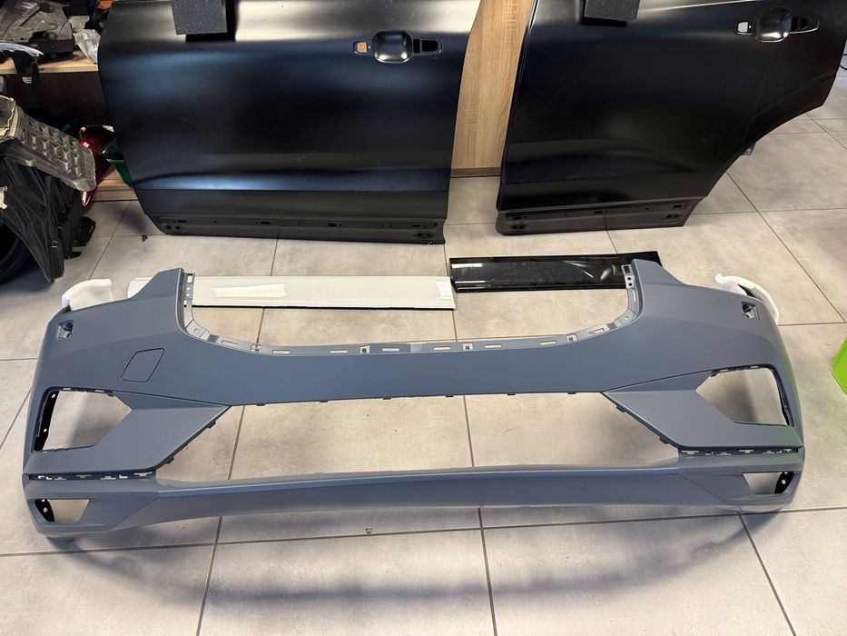 Volvo Xc60 II zderzak przód nowy