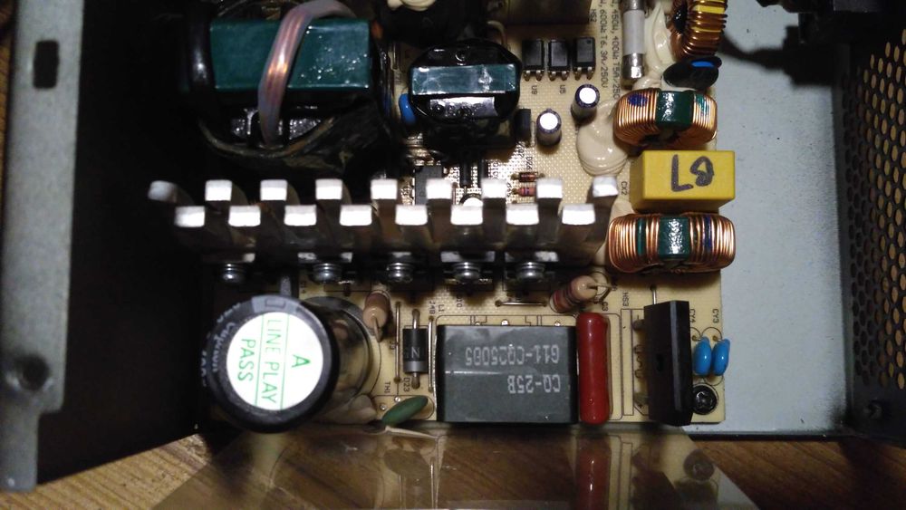 Блок живлення chieftec gps-600a8 не рабочий