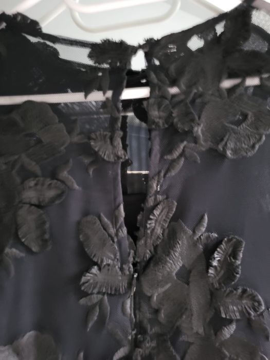 Czarna sukienka mini koronkowa tiulowa