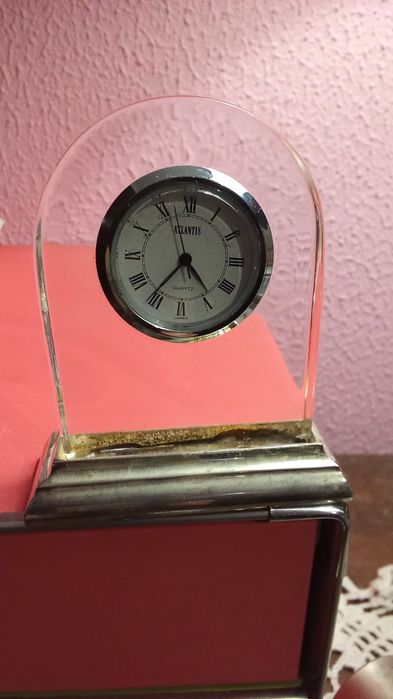 2 RELÓGIOS Embutido Cristal Base Prata