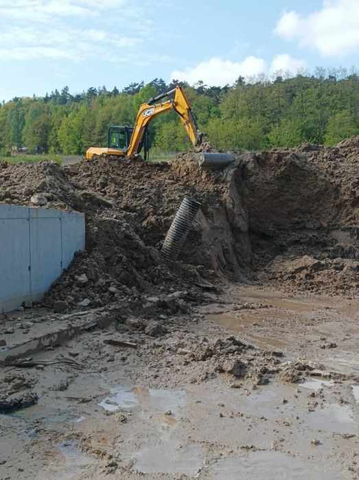 Prace ziemne wykopy wyburzenia koparka obrotowa