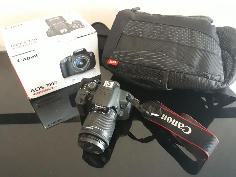 Câmara fotográfica canon EOS 700D