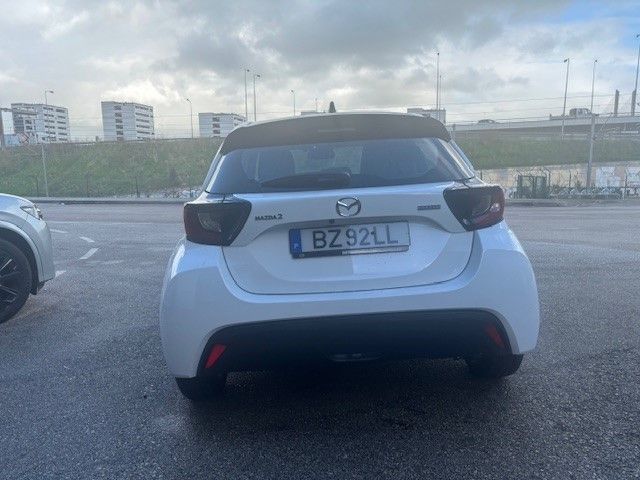 Mazda 2.0 1.5 L Hybrid VVT-i Centre-Line
