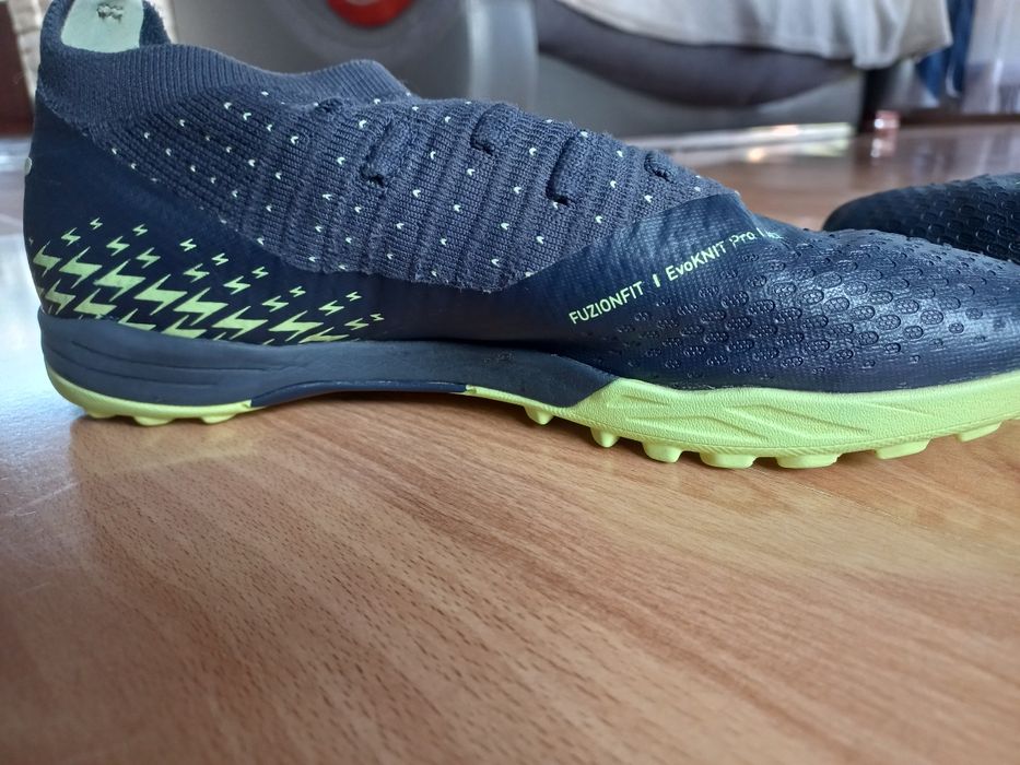 Buty chłopięce sportowe puma 39