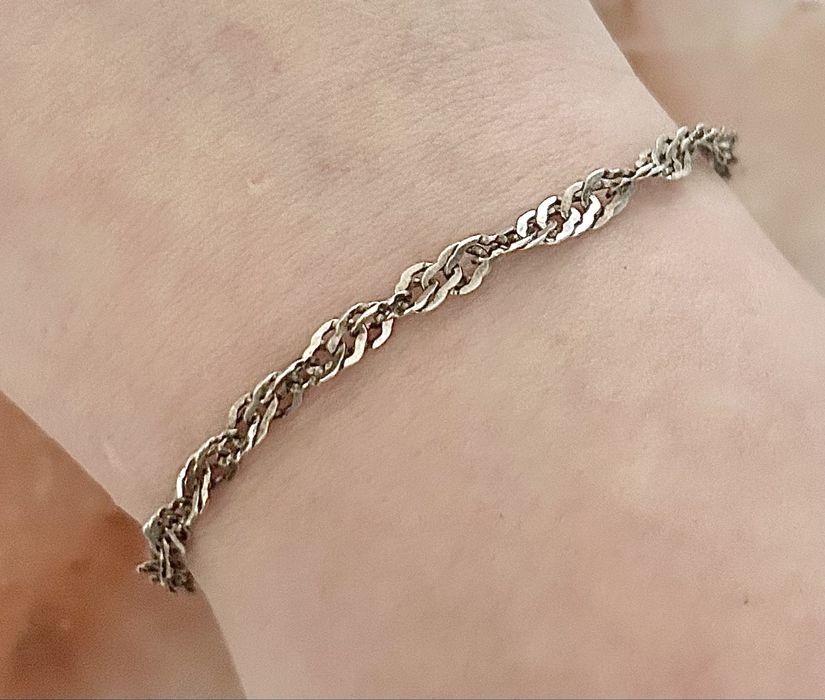 Urocza srebrna bransoletka