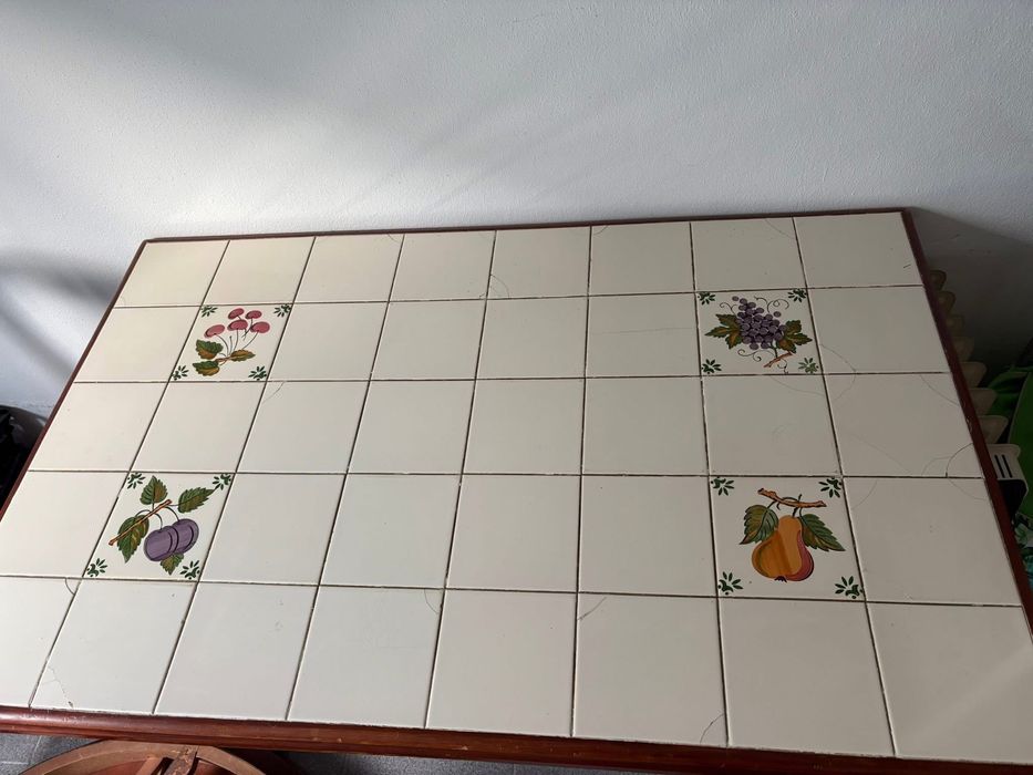 Mesa madeira tampo em azulejo