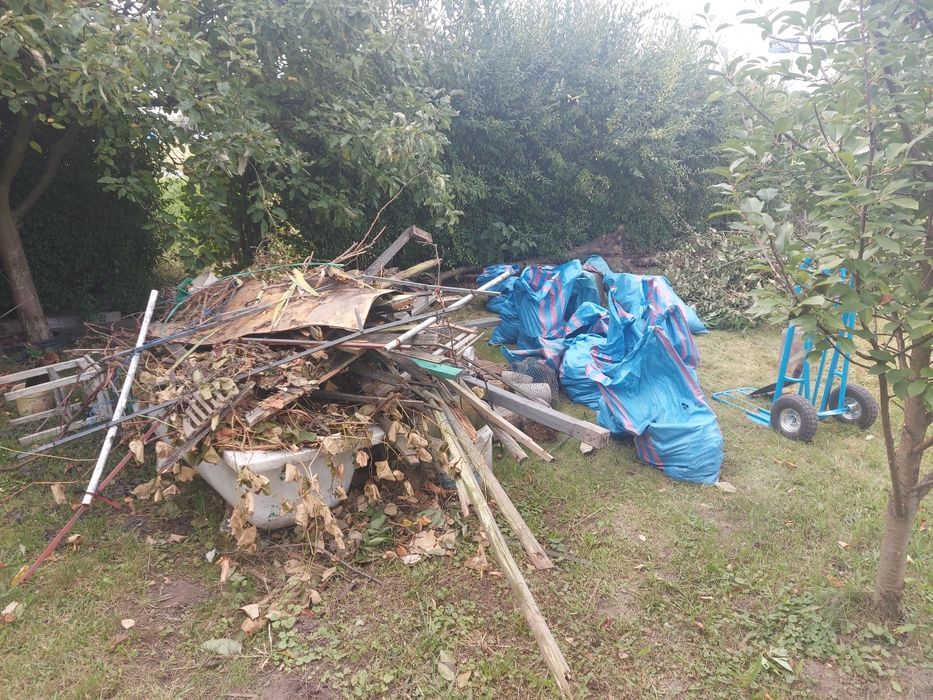 Wywóz Starych Mebli,Opróżnianie Mieszkań Domów Strychów Piwnic Garaży