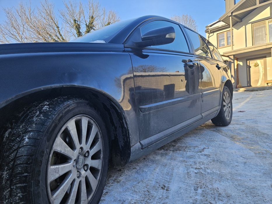 Volvo v50 2005 рік 2.0 дизель тільки для військових