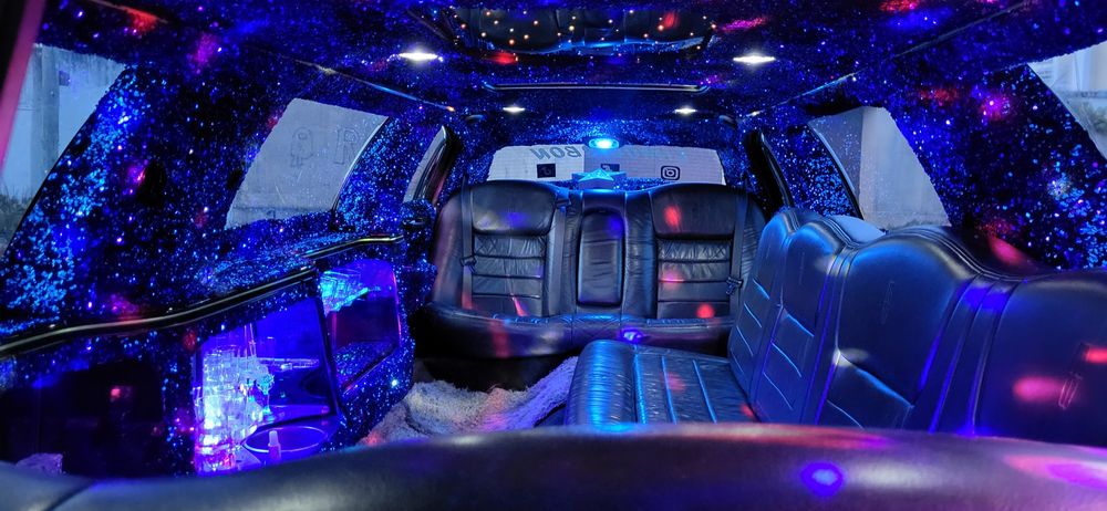 Limousine lincoln town car