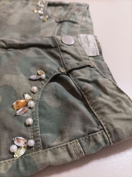 Calções para Menina em padrão Militar marca Mayoral (6 anos)