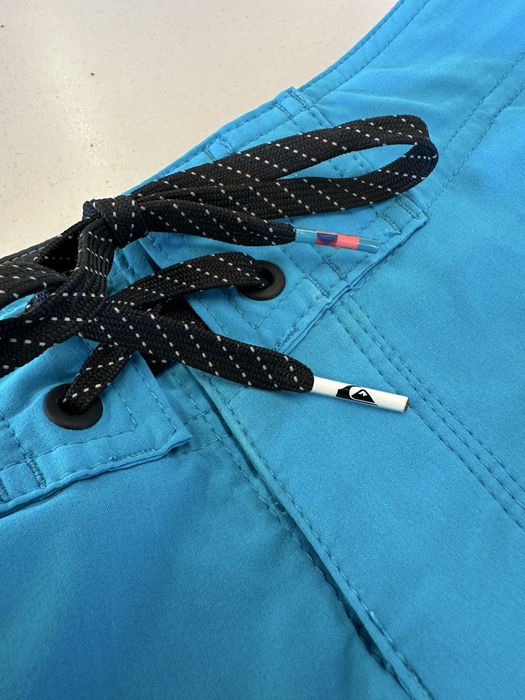Calções Quiksilver como novos