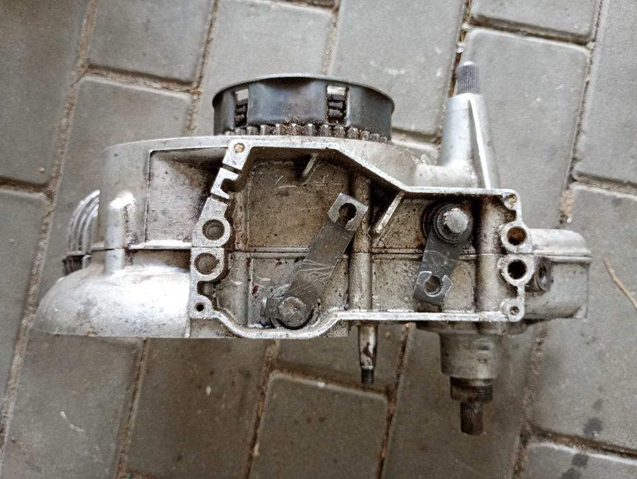 SIMSON SR 2 rama, silnik, bak, gażnik skrz. biegów luzem, inne
