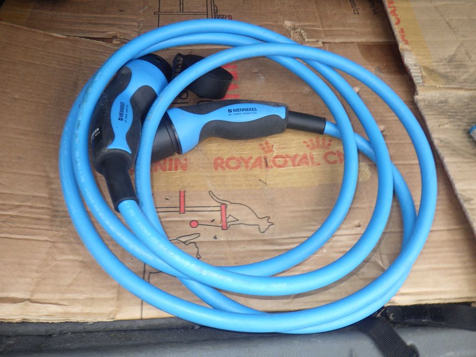 Tesla  Kabel przewód ładowania  Nowy model   MENNEKES