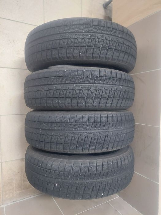 Комплект зимової гуми зима зимня Bridgestone R15 185 65