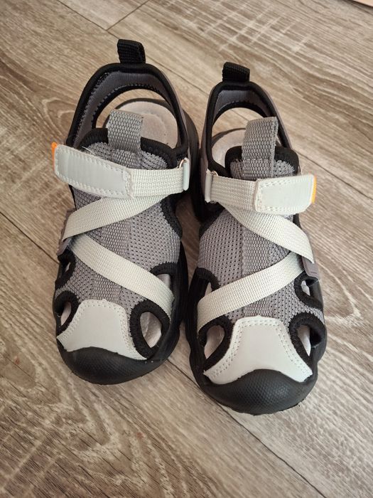 Продам дитяче взуття