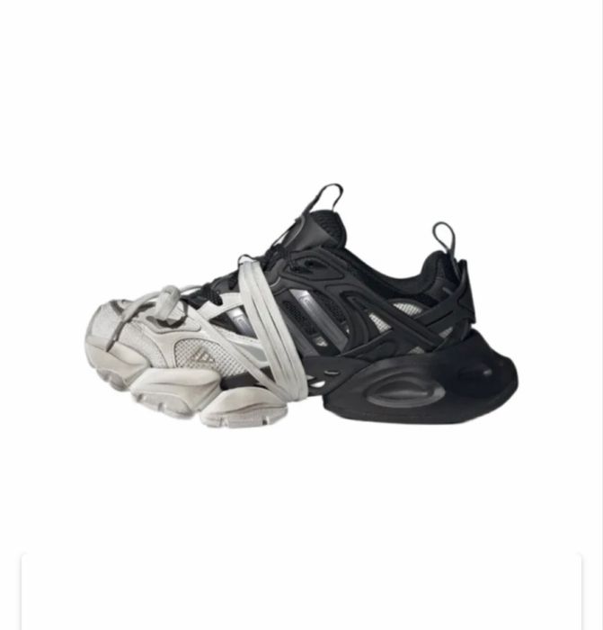 Adidas xlg runner white and black' 26.5cm