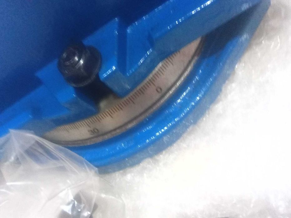 Prensa com base giratória de 360 graus