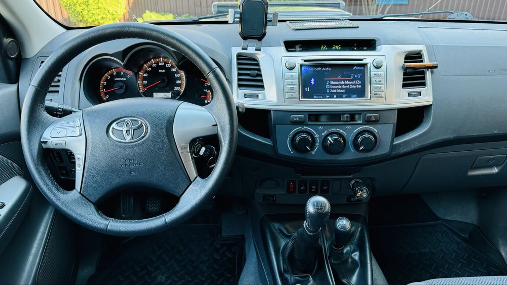 Toyota Hilux 2012 «Camping»