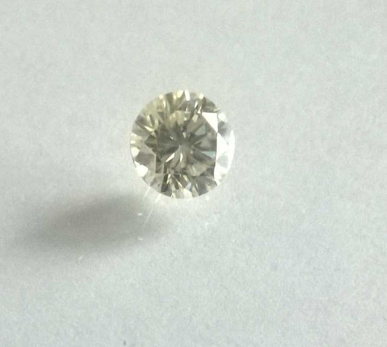 MOISSANIT 2.1 CT ,  8.6 mm  -  VVS1 - moissanite  -  J-K