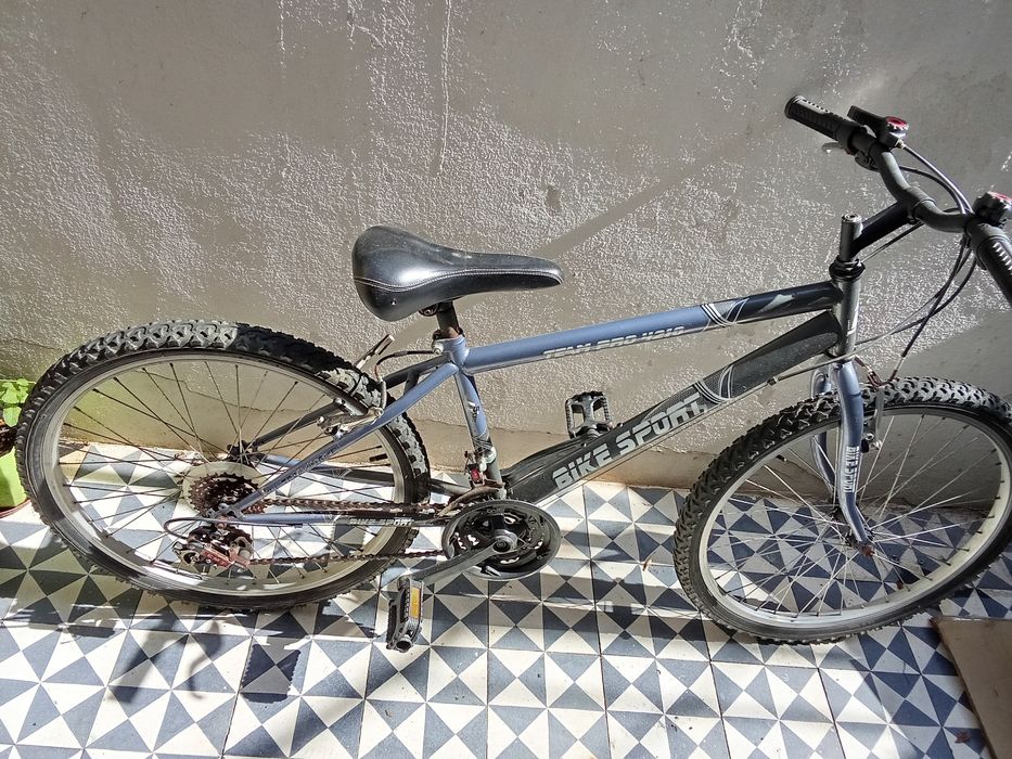 Bicicleta tamanho médio  Revisada pronta para andar entrego Braga