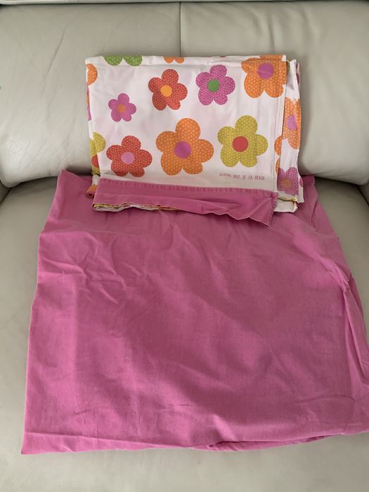Conjunto de lençois, cama solteiro .  Marca Agatha Ruiz