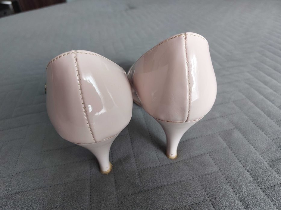 Buty na obcasie beżowe, rozm. 38