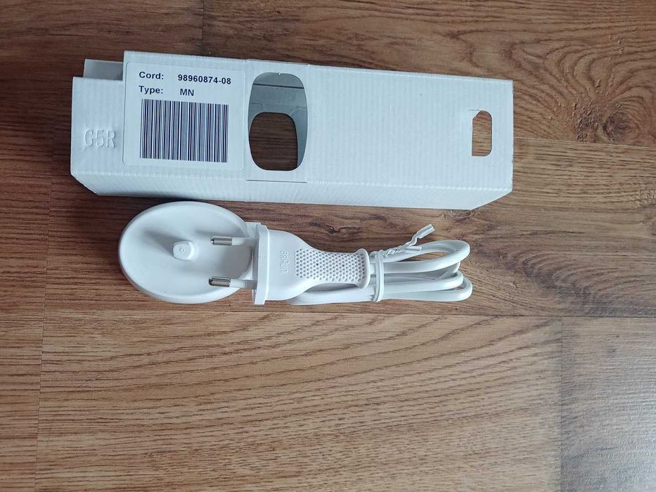 Oral-B szczoteczka elektryczna dla dzieci+ładowarka+4 końcówki