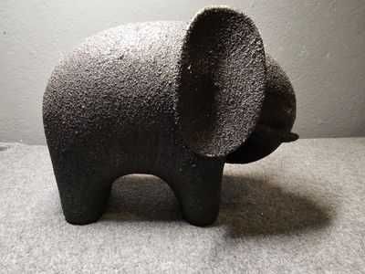 Słoń ceramiczny czarny figurka
